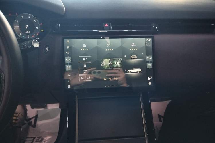 Used Land Rover Range Velar 2024 Dynamic HSE Audio And AC Panel