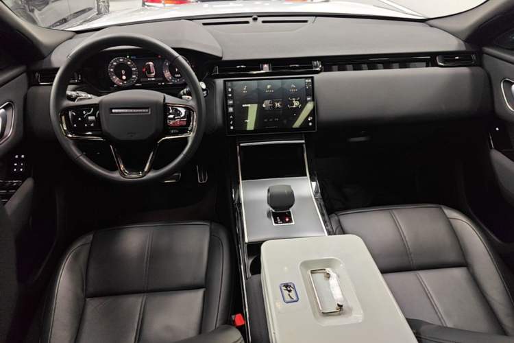 Used Land Rover Range Velar 2024 Dynamic SE Center Console