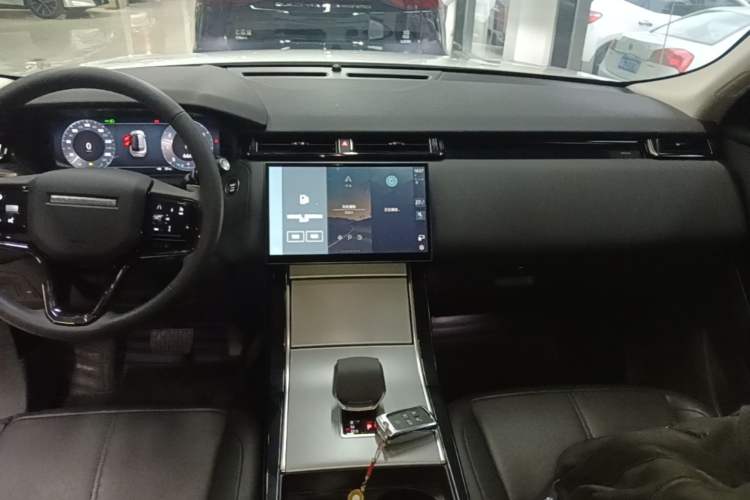 Used Land Rover Range Velar 2024 S Model Center Console