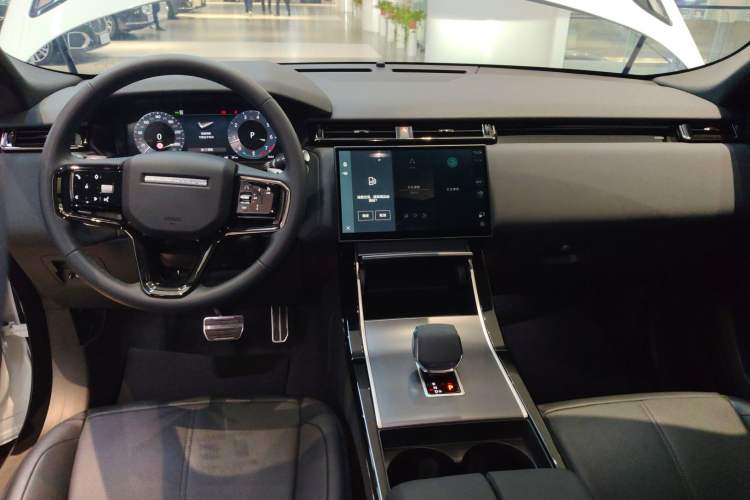 Used Land Rover Range Velar 2024 Dynamic SE Center Console