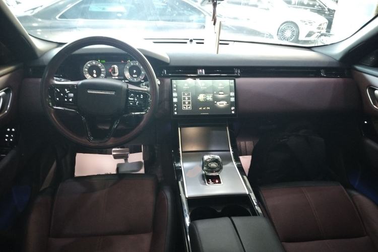 Used Land Rover Range Velar 2024 Dynamic HSE Center Console
