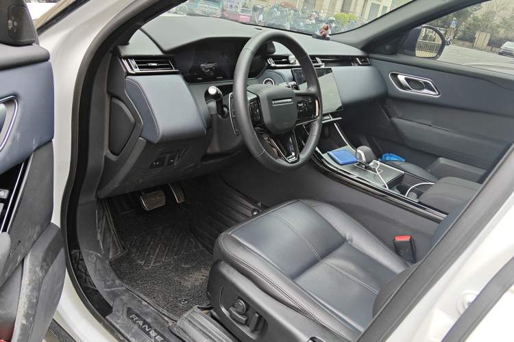 Used Land Rover Range Velar 2024 Dynamic SE Driver Seat