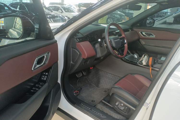 Used Land Rover Range Velar 2024 Dynamic HSE Driver Seat