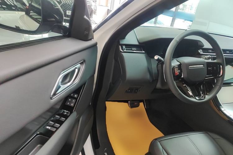 Used Land Rover Range Velar 2024 Dynamic SE Driver Seat