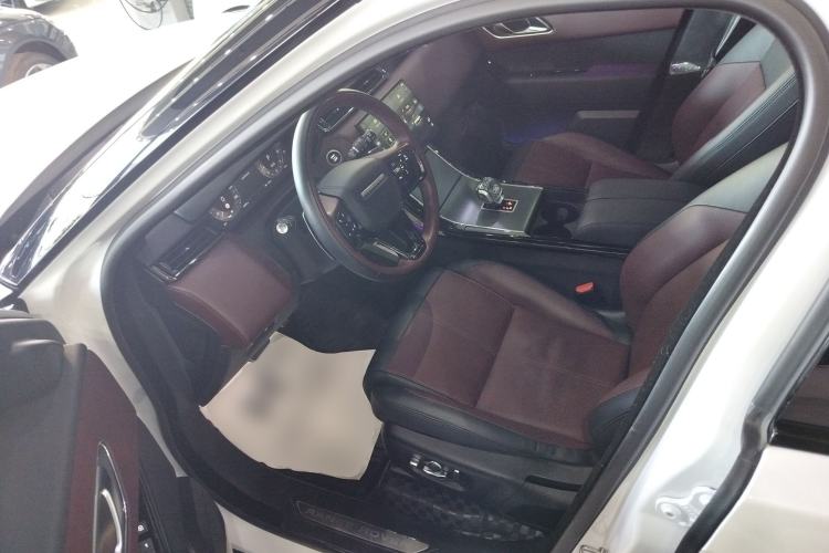 Used Land Rover Range Velar 2024 Dynamic HSE Driver Seat