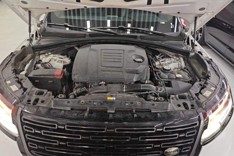 Used Land Rover Range Velar 2024 Dynamic SE Engine Bay