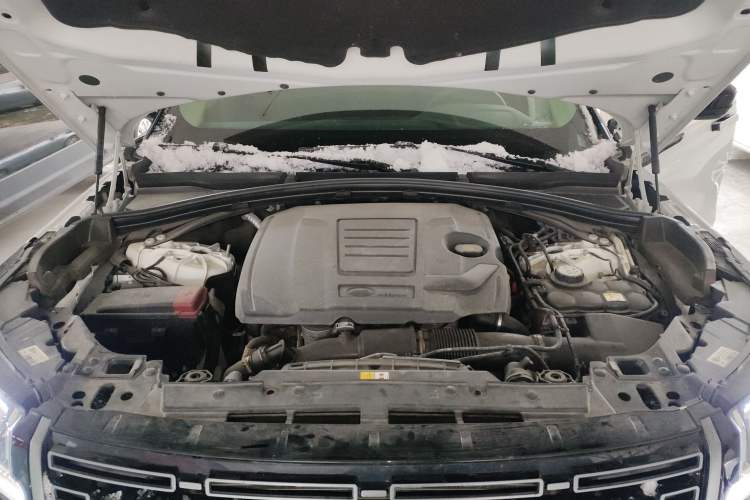 Used Land Rover Range Velar 2024 S Model Engine Bay