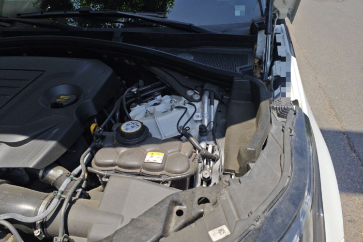 Used Land Rover Range Velar 2024 Dynamic SE Engine Bay Left