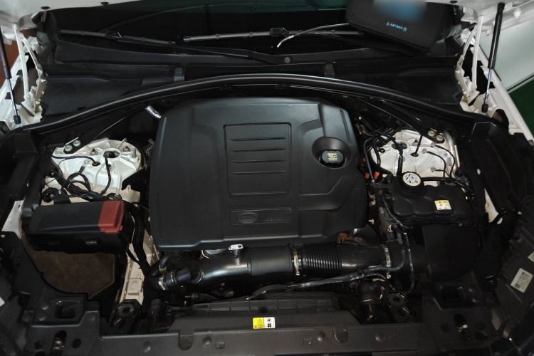 Used Land Rover Range Velar 2024 Dynamic HSE Engine Bay