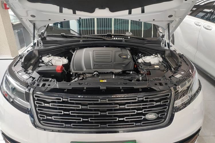 Used Land Rover Range Velar 2024 Dynamic SE Engine Bay