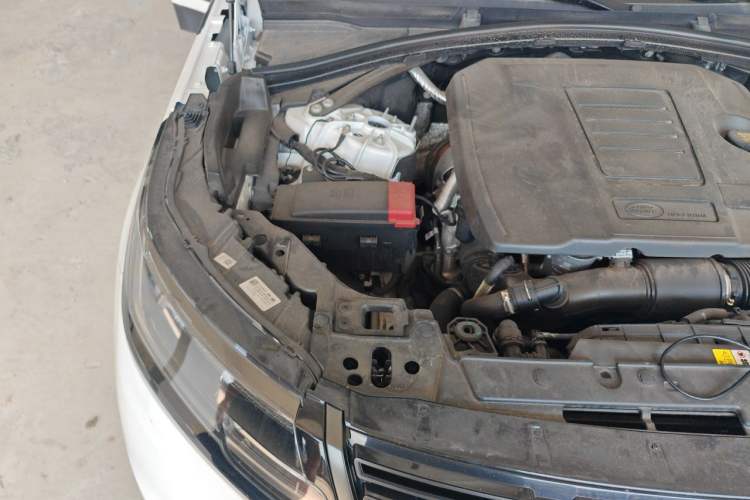 Used Land Rover Range Velar 2024 Dynamic SE Engine Bay Right