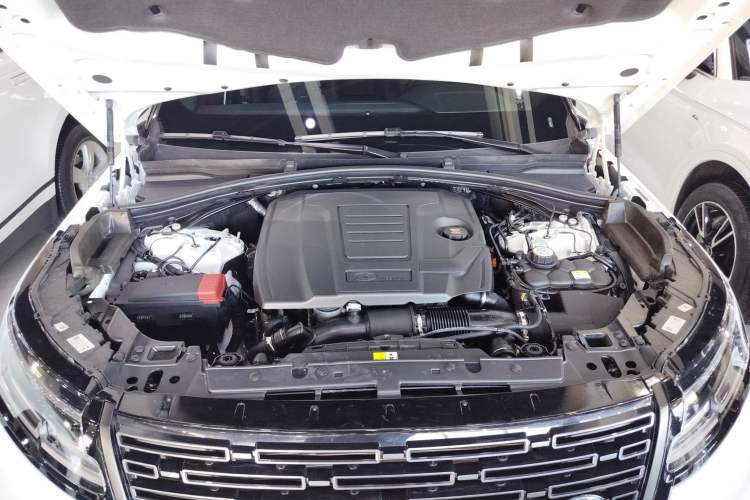Used Land Rover Range Velar 2024 Dynamic HSE Engine Bay