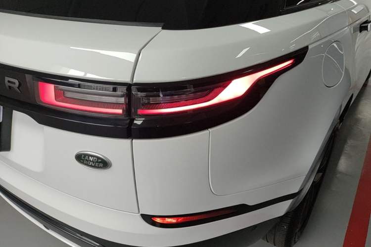 Used Land Rover Range Velar 2024 Dynamic SE Exterior 3
