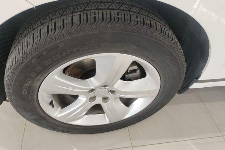 Used Land Rover Range Velar 2024 S Model Exterior 4