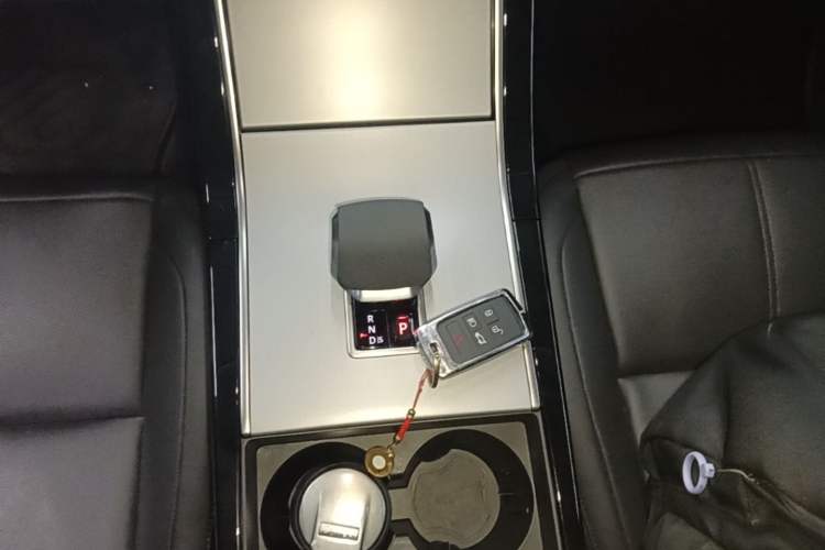 Used Land Rover Range Velar 2024 S Model Gear Lever