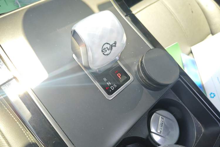 Used Land Rover Range Velar 2024 Dynamic SE Gear Lever