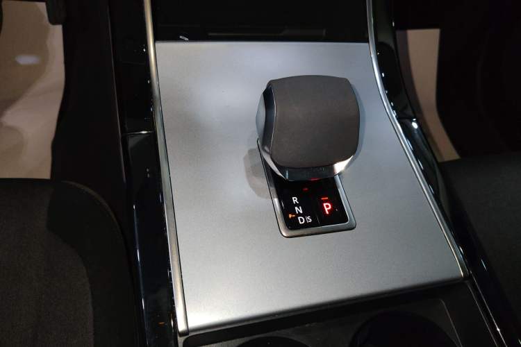 Used Land Rover Range Velar 2024 S Model Gear Lever