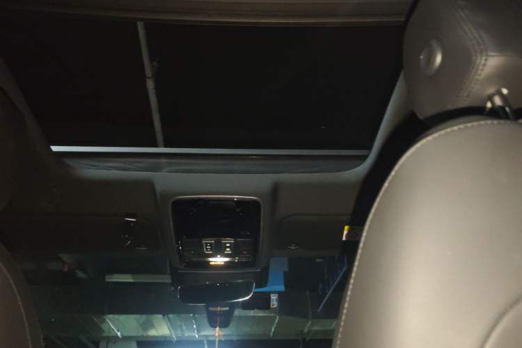 Used Land Rover Range Velar 2024 Dynamic SE Headliner