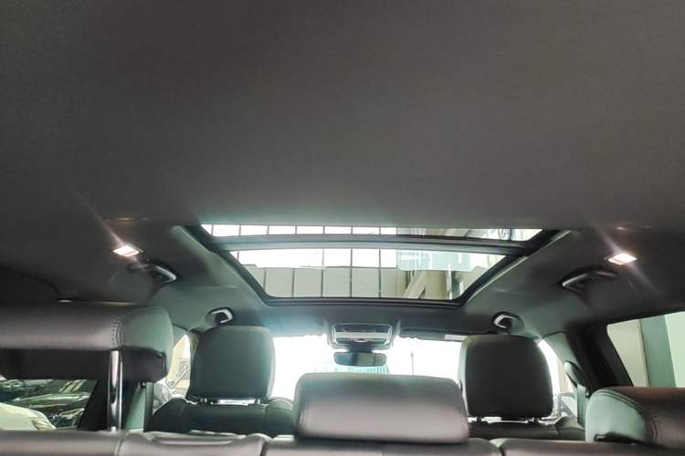 Used Land Rover Range Velar 2024 Dynamic SE Headliner