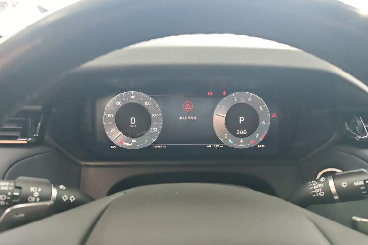 Used Land Rover Range Velar 2024 Dynamic SE Instrument Cluster