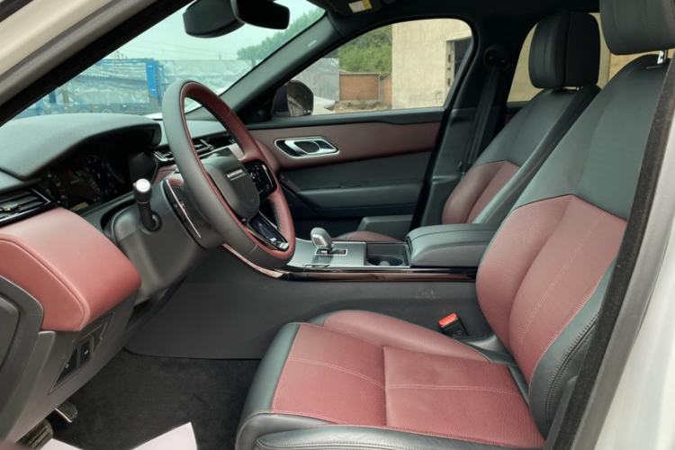 Used Land Rover Range Velar 2024 Dynamic HSE Interior 1