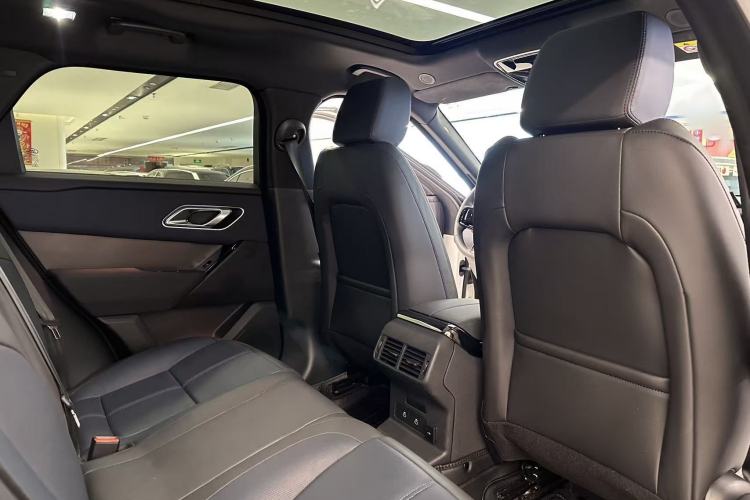 Used Land Rover Range Velar 2024 Dynamic SE Interior 11