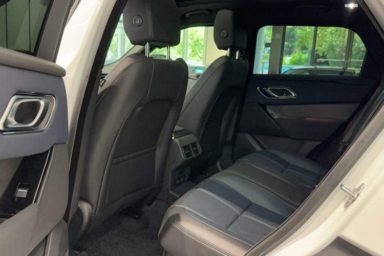 Used Land Rover Range Velar 2024 Dynamic SE Interior 3