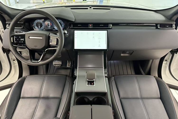 Used Land Rover Range Velar 2024 Dynamic SE Interior 3