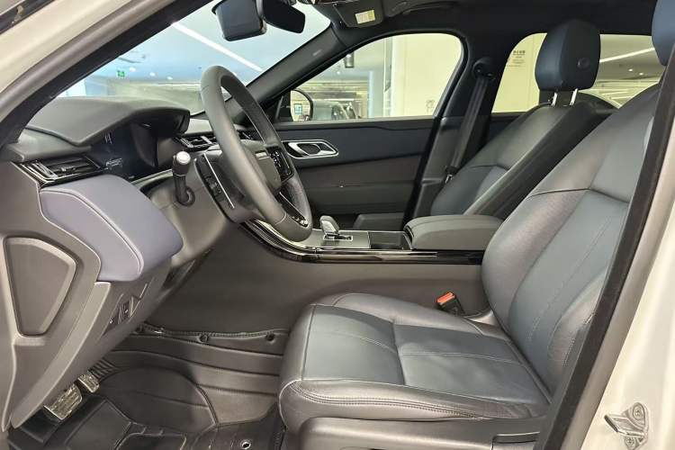Used Land Rover Range Velar 2024 Dynamic SE Interior 8