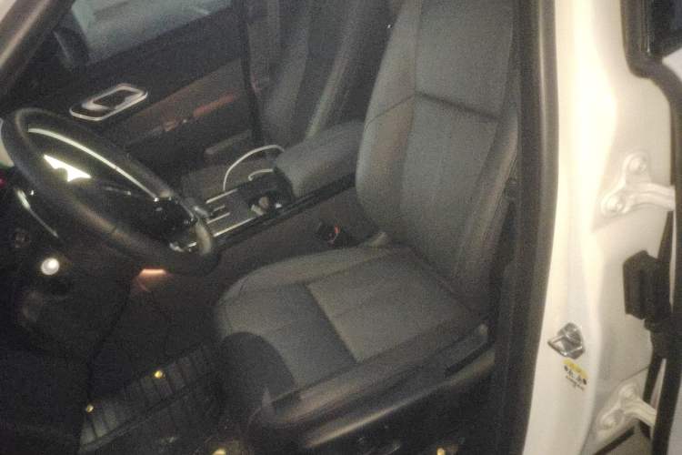 Used Land Rover Range Velar 2024 Dynamic SE Left Front Seat