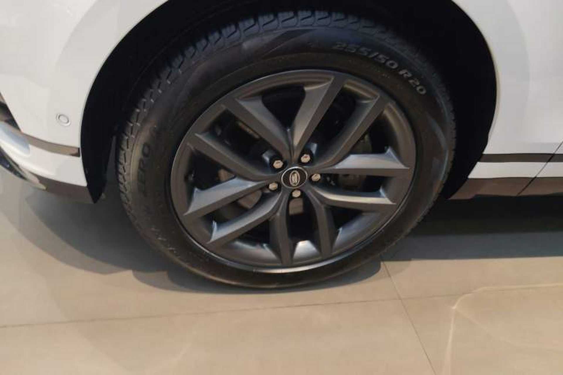 Used Land Rover Range Velar 2024 Dynamic SE Left Front Wheel Hub