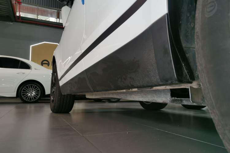 Used Land Rover Range Velar 2024 S Model Left Side Sill