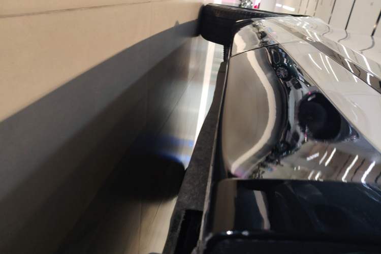 Used Land Rover Range Velar 2024 Dynamic SE Left Side Sill