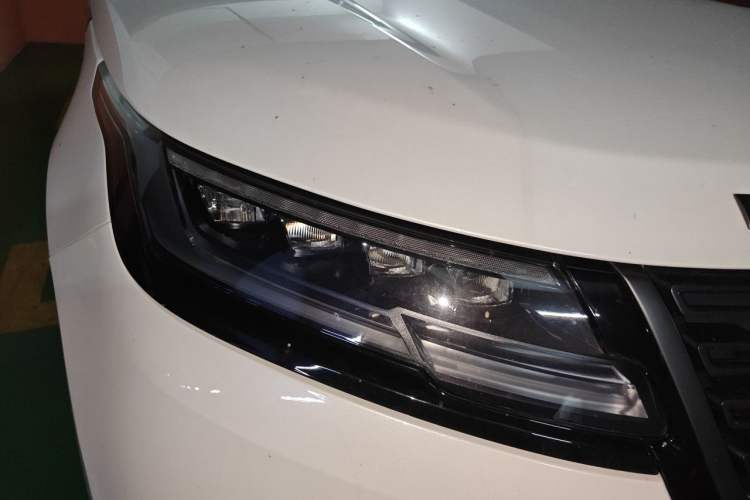 Used Land Rover Range Velar 2024 Dynamic HSE Right Front Headlight