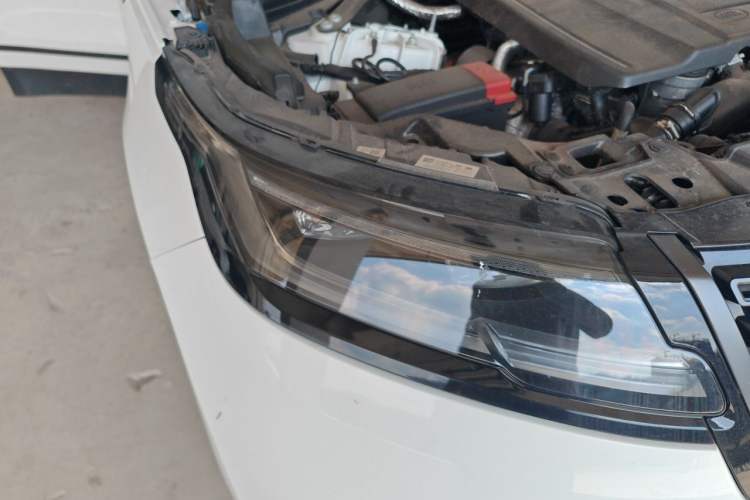 Used Land Rover Range Velar 2024 Dynamic SE Right Front Headlight