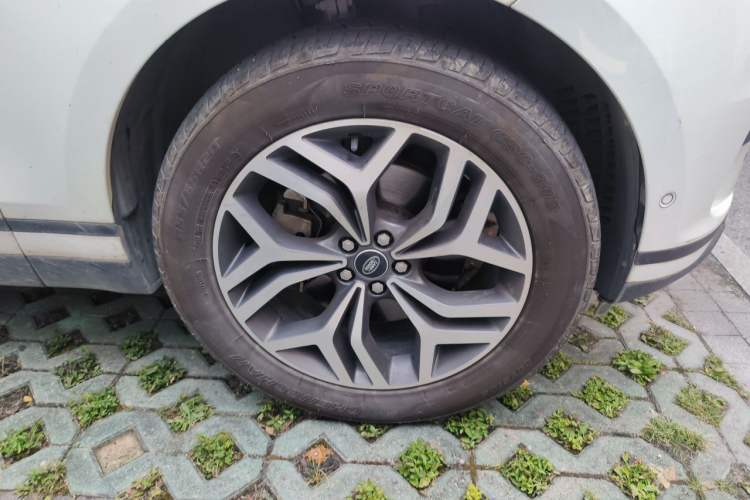 Used Land Rover Range Velar 2024 S Model Right Front Wheel Hub
