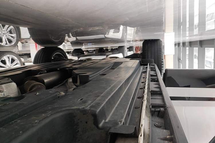 Used Land Rover Range Velar 2024 Dynamic SE Right Side Sill