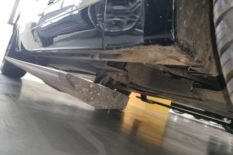 Used Land Rover Range Velar 2024 Dynamic SE Right Side Sill