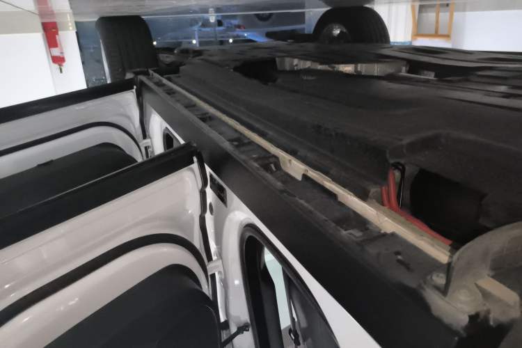 Used Land Rover Range Velar 2024 S Model Right Side Sill