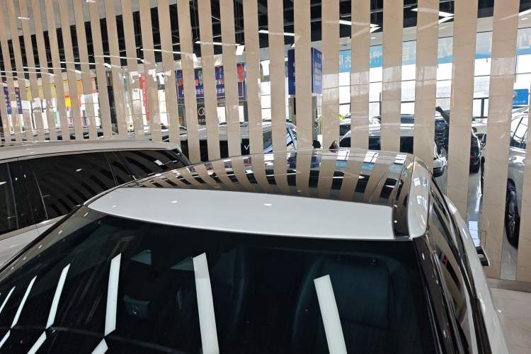 Used Land Rover Range Velar 2024 Dynamic SE Roof