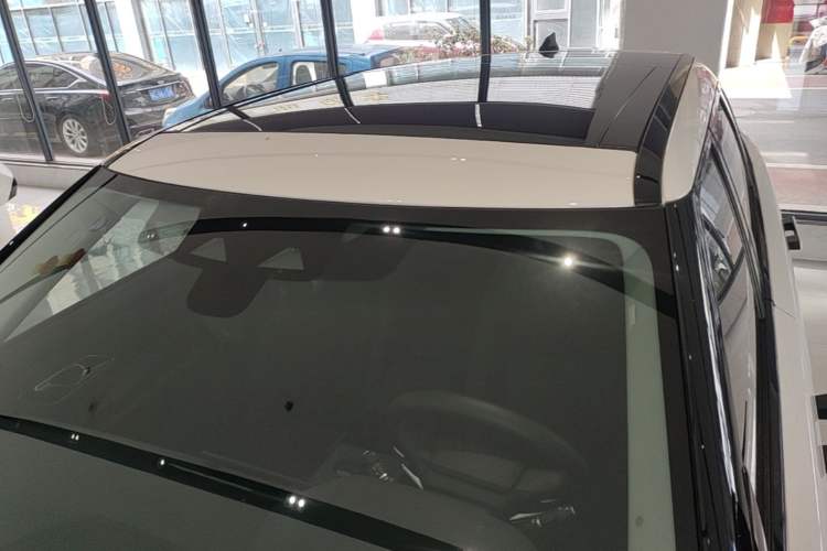 Used Land Rover Range Velar 2024 S Model Roof