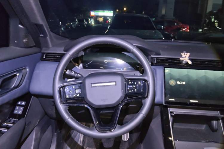 Used Land Rover Range Velar 2024 Dynamic SE Steering Wheel
