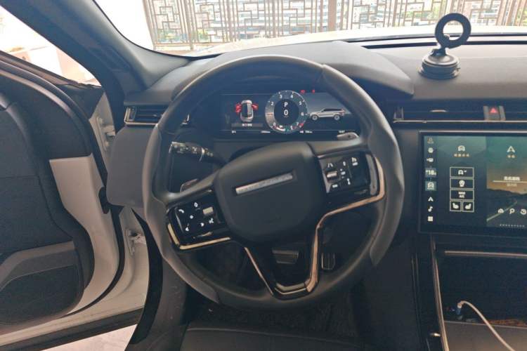 Used Land Rover Range Velar 2024 Dynamic SE Steering Wheel