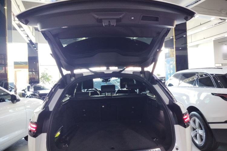 Used Land Rover Range Velar 2024 Dynamic HSE Trunk