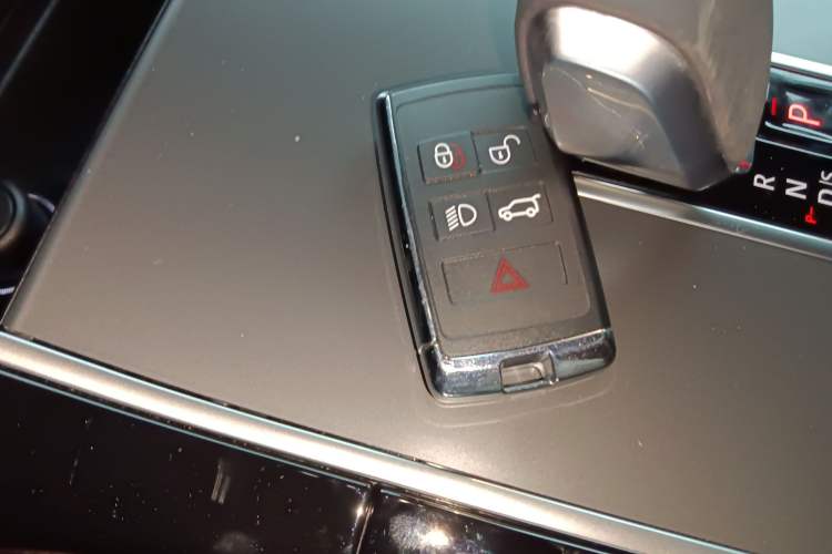 Used Land Rover Range Velar 2024 Dynamic HSE Vehicle Key