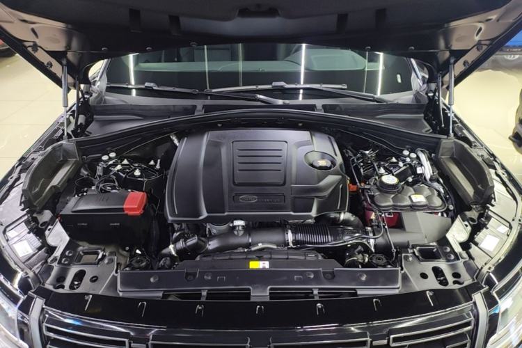 Used Land Rover Range Velar 2025 Dynamic SE Engine Bay