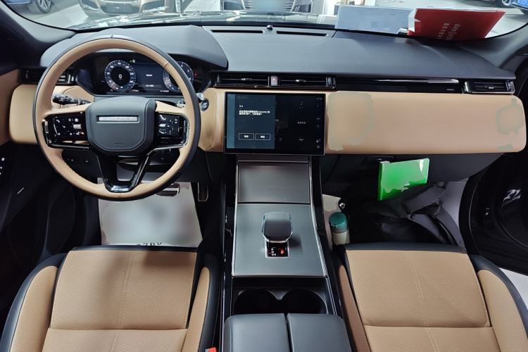 Used Land Rover Range Velar 2025 Dynamic HSE Interior 2