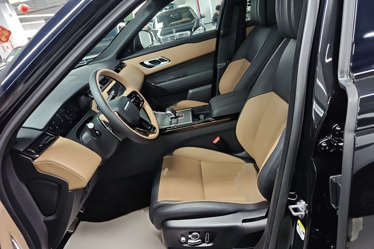 Used Land Rover Range Velar 2025 Dynamic HSE Left Front Seat