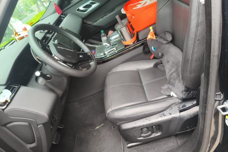 Used Land Rover Range Velar 2025 Dynamic SE Left Front Seat