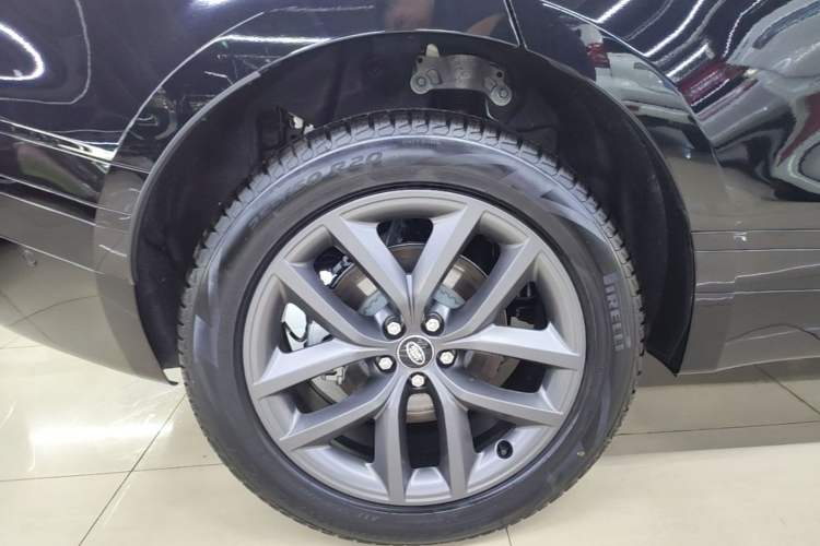 Used Land Rover Range Velar 2025 Dynamic SE Right Rear Wheel Hub